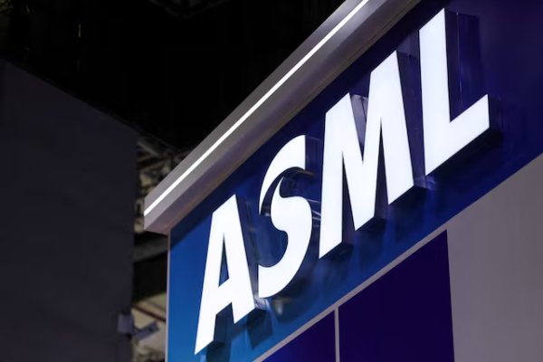 ASML Raises 2026 Forecast, Expands Capacity on AI Chip Demand